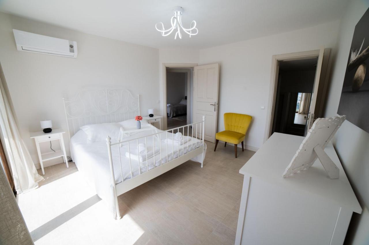 Dolphin Villa Bodrum ภายนอก รูปภาพ